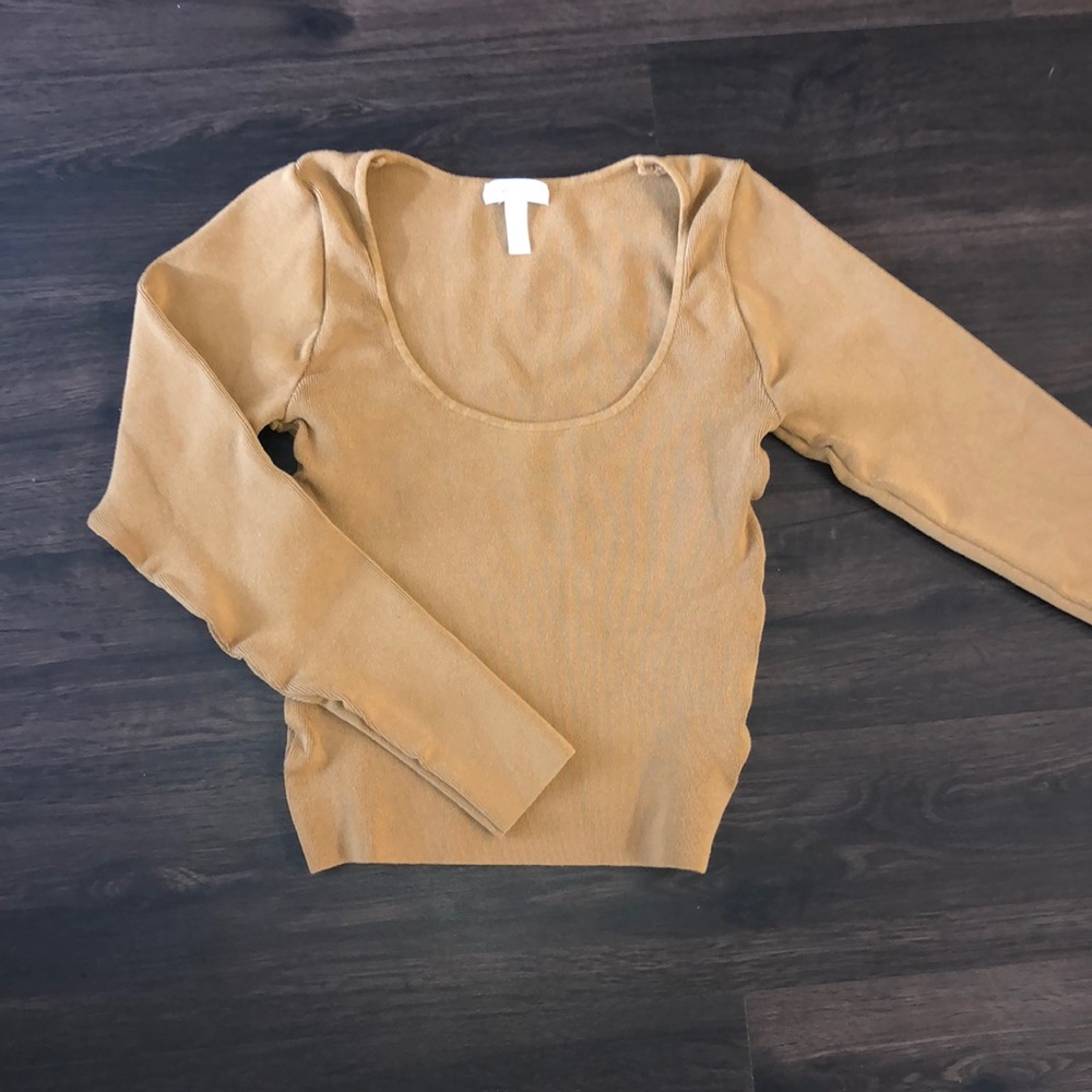 Long-Sleeved long Crop Top Tan